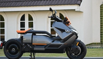 BMW Motorrad เริ่มส่งมอบ CE 04 สกู๊ตเตอร์ไฟฟ้ารุ่นแรกให้ลูกค้ากลุ่มแรกในไทยแล้ว