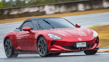 NEW MG CYBERSTER กับการทดสอบระบบความปลอดภัย เพื่อถ่ายทอดเทคนิคการควบคุมรถอย่างปลอดภัย ก่อนส่งมอบรถให้ลูกค้าในเดือน กรกฎาคม นี้