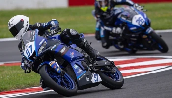 เอิร์ธ-ไอเดีย คู่หูดาวรุ่งจาก ยามาฮ่า ไทยแลนด์ เรซซิ่ง ทีม รีดฟอร์มเก่ง! คว้าท็อปไฟว์ใน Yamaha R3 bLU cRU European Cup 2023 สนาม 4