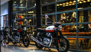 Royal Enfield เดินหน้าขยายตลาดในประเทศไทยรองรับการเติบโตต่อเนื่อง เปิดตัวสาขาใหม่ประจำภาคกลางที่สุพรรณบุรี