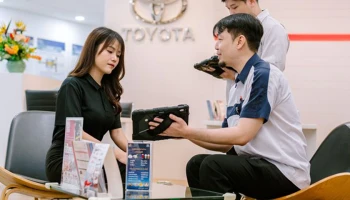Toyota พาสื่อมวลชนเยือนศูนย์การศึกษาและฝึกอบรมโตโยต้าและวิทยาลัยเทคโนโลยียานยนต์โตโยต้า ในกิจกรรม Toyota Trusted Services Open House II