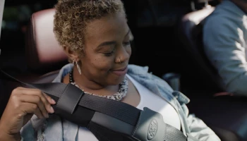 ฟอร์ดยกระดับคุณภาพชีวิตด้วยการนำร่องโครงการ Ford SupportBelt พัฒนาอุปกรณ์เสริมเข็มขัดนิรภัยเพื่อผู้ป่วยมะเร็งเต้านม