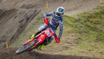 ทิม ไกเซอร์ บิด Honda CRF450R คว้าดับเบิ้ลโพเดียมที่สวีเดน รั้งอันดับ 1 ในศึก MXGP 2024