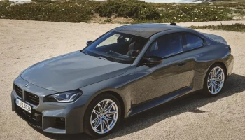 2025 BMW M2 แรงขึ้น ทันสมัยขึ้น ภายในใหม่ เพิ่มสีสัน ยังมีเกียร์ธรรมดาให้เลือก