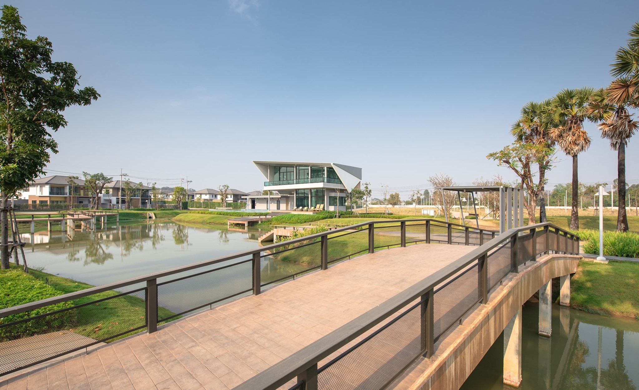 รูปภาพ สาริน วิสต้า สวนวนารมย์ (Sarin Vista Suan Vanarom)