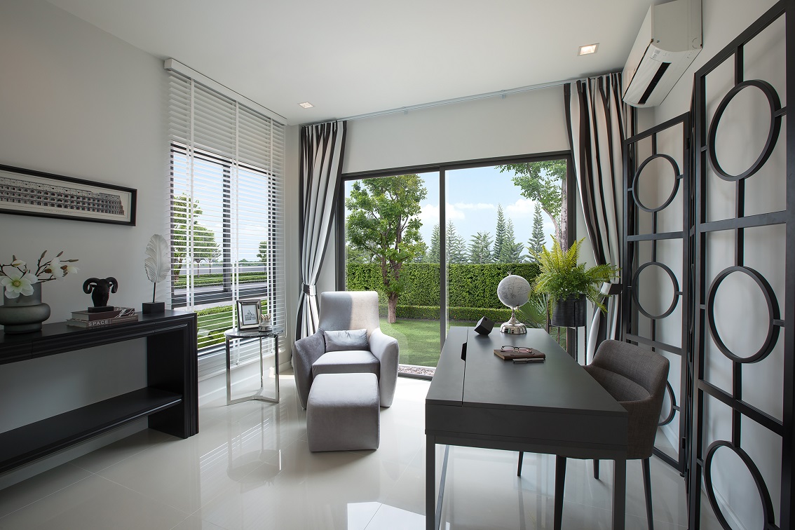 รูปภาพ ลัดดารมย์ ติวานนท์ (Laddarom Tiwanon)