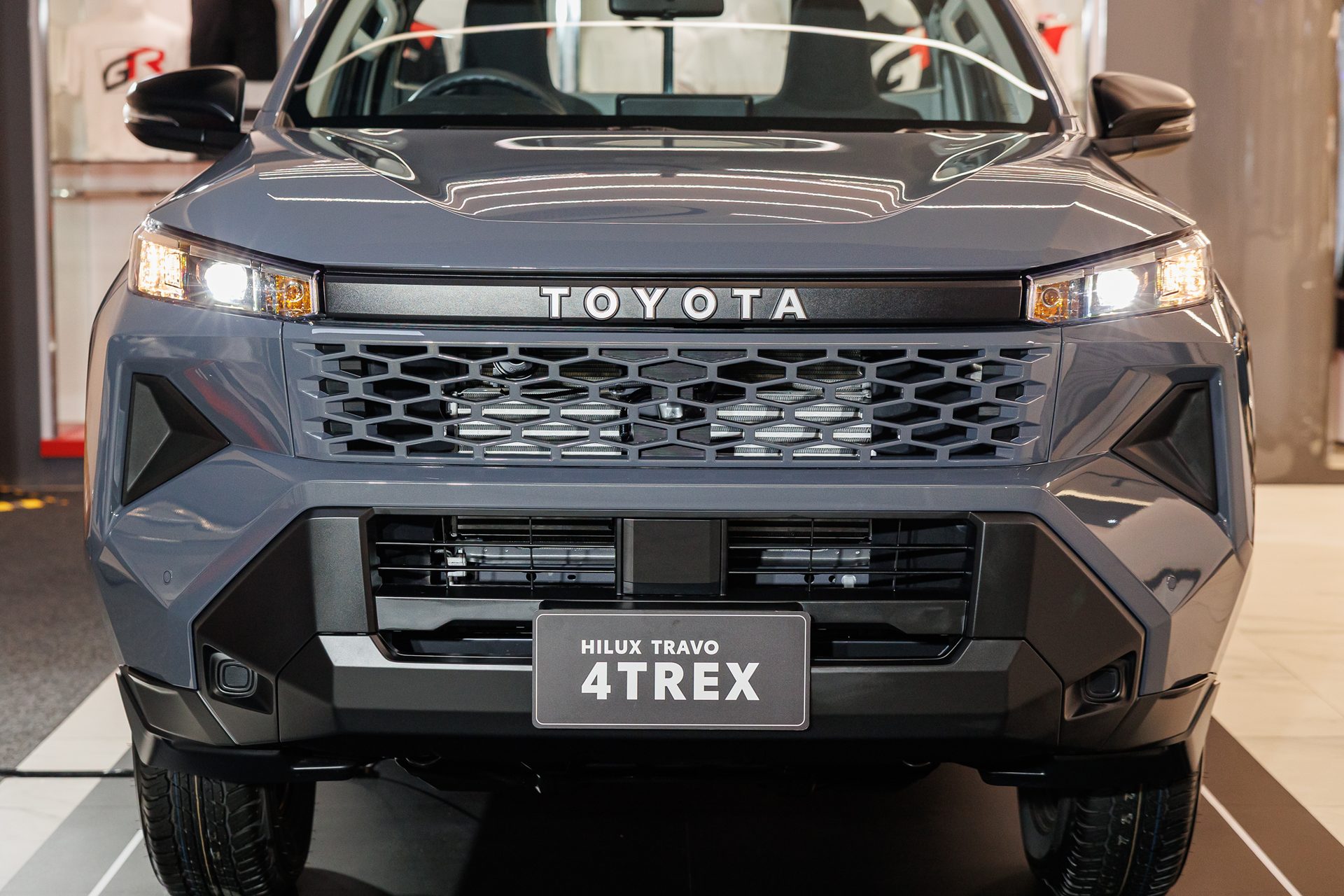 รูปภาพ โตโยต้า Toyota Hilux Travo Standard Cab 4TREX 2.8 MT ปี 2025