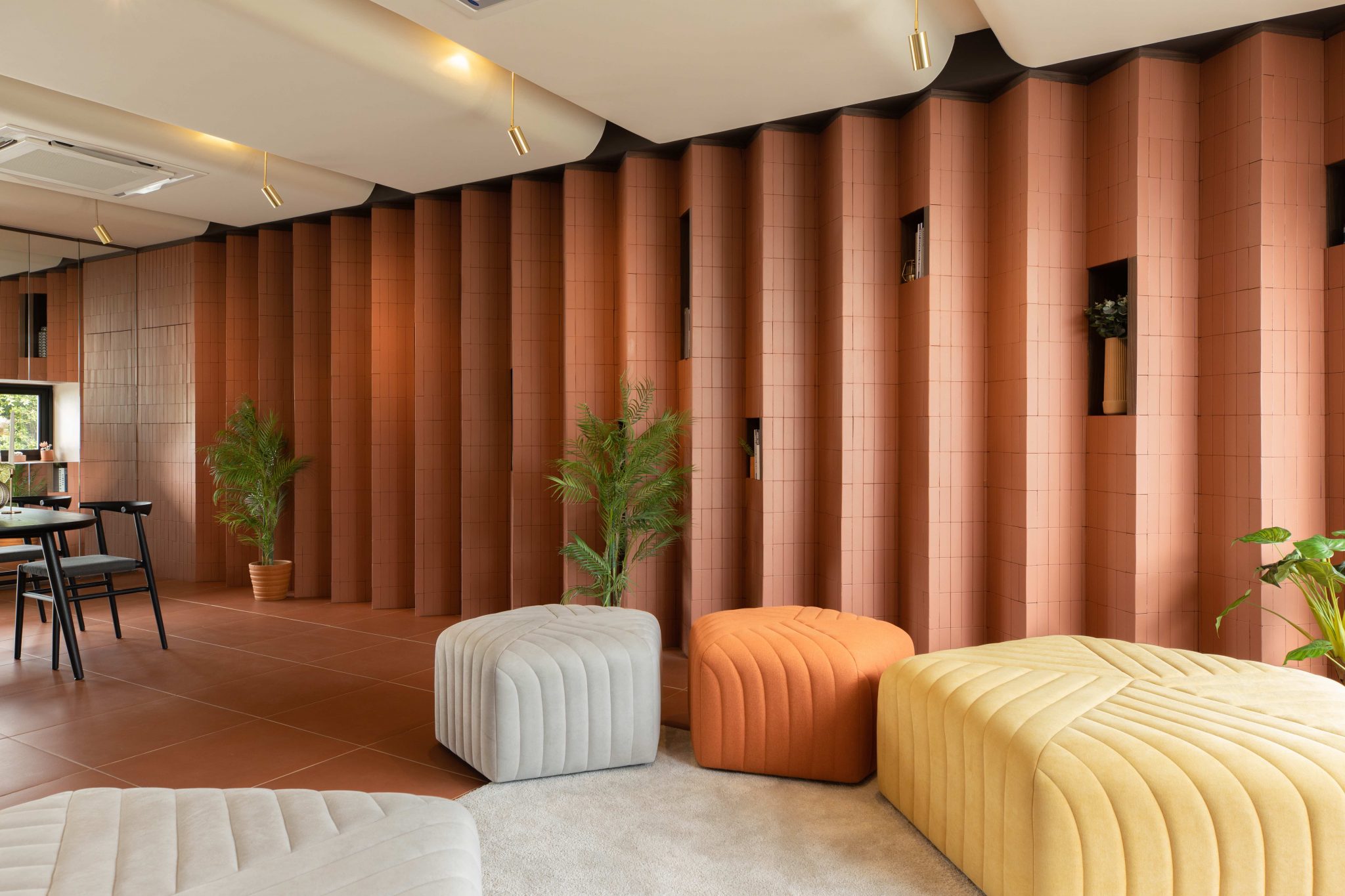 รูปภาพ พลูม วัชรพล-เอกมัย (Plume Watcharaphon-Ekkamai)