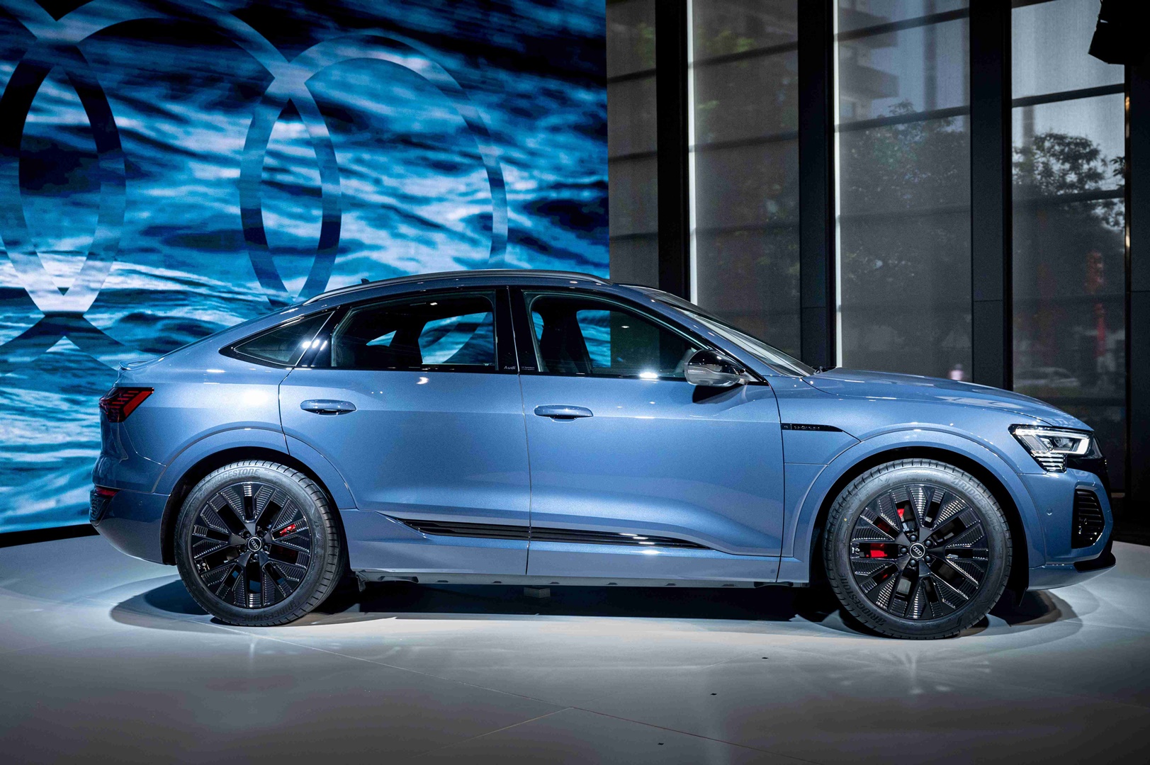 รูปภาพ อาวดี้ Audi Q8 Sportback e-tron 55 quattro S line Black edition ปี 2023