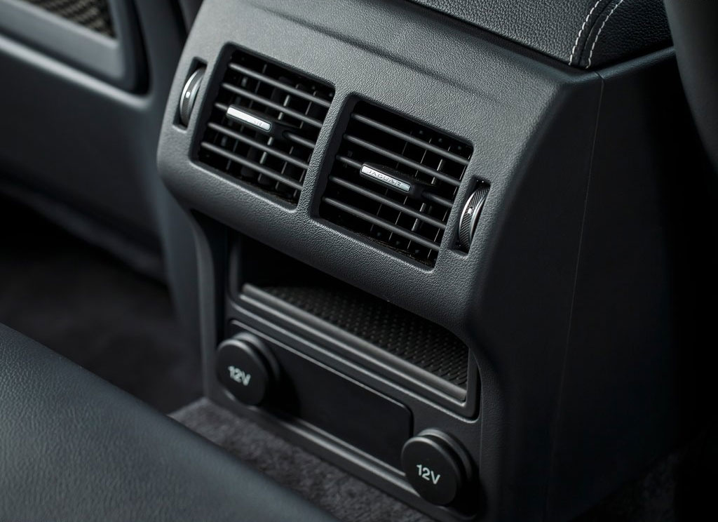 รูปภาพ จากัวร์ Jaguar XE 2.0 R-Sport ปี 2015