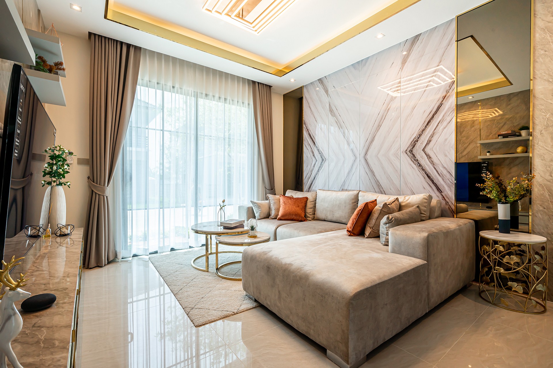 รูปภาพ เดวา สิริโสธร (Deva Sirisothon)