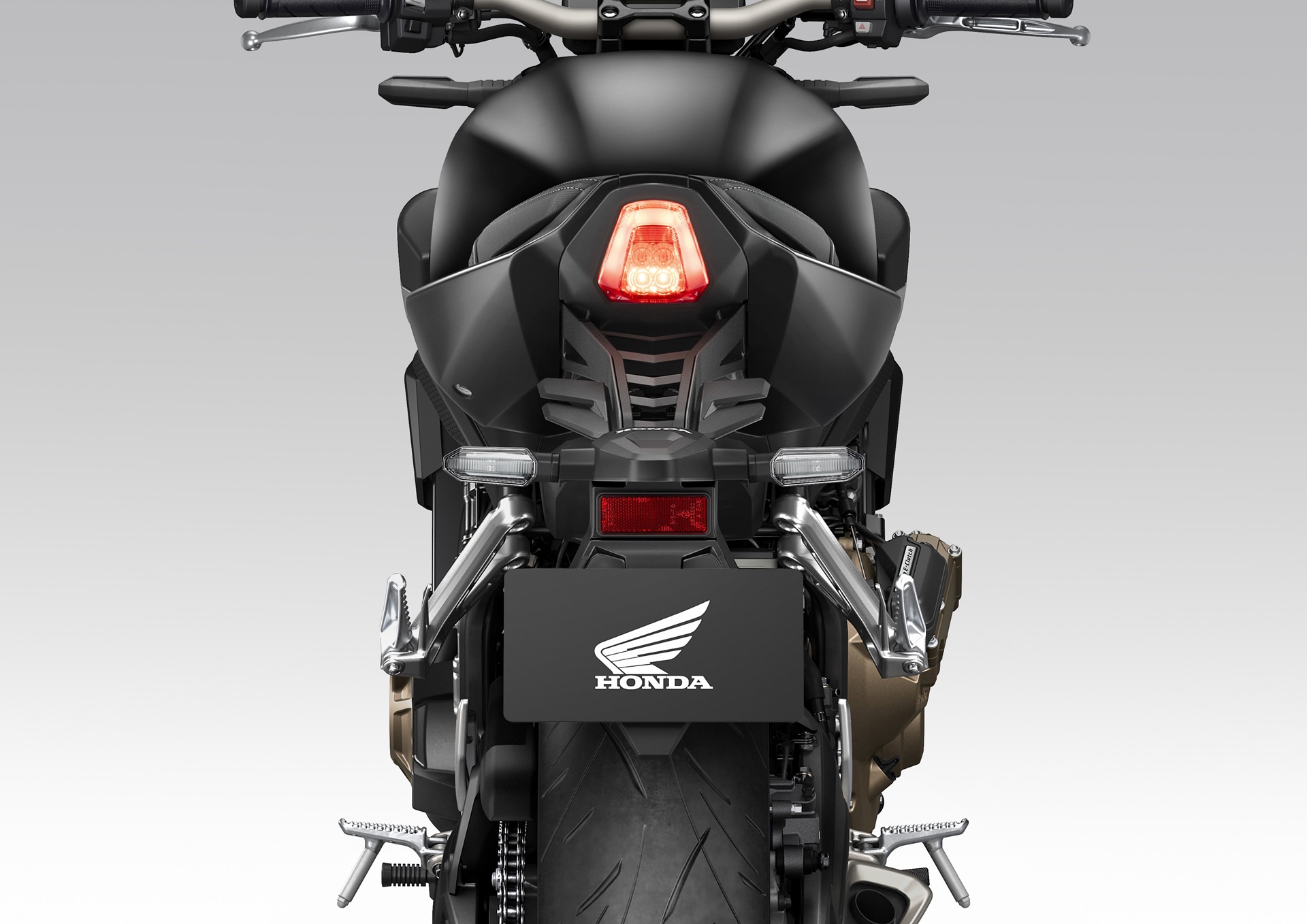 รูปภาพ ฮอนด้า Honda CB 650R E-Clutch ปี 2023