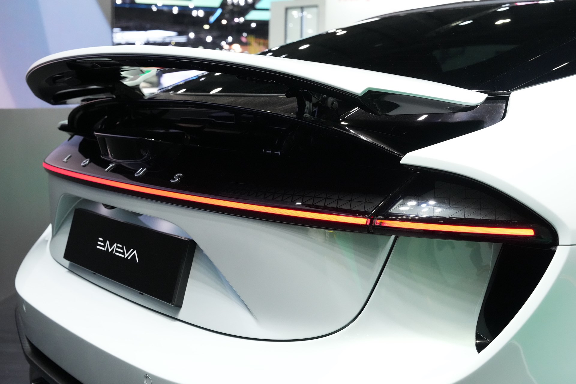 รูปภาพ โลตัส Lotus Emeya 900 SPORT CARBON ปี 2026