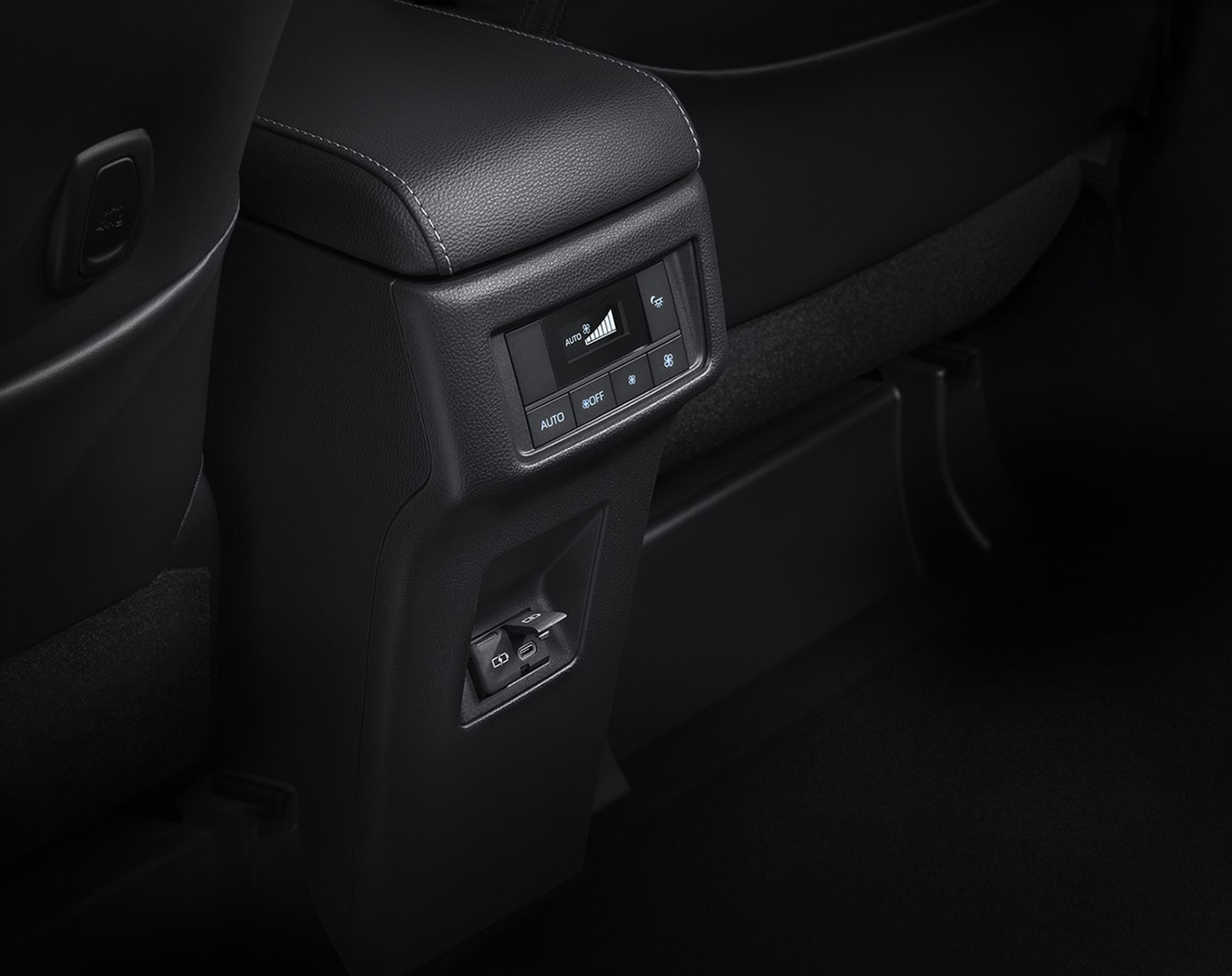 รูปภาพ โตโยต้า Toyota Innova Zenix HEV Premium ปี 2025