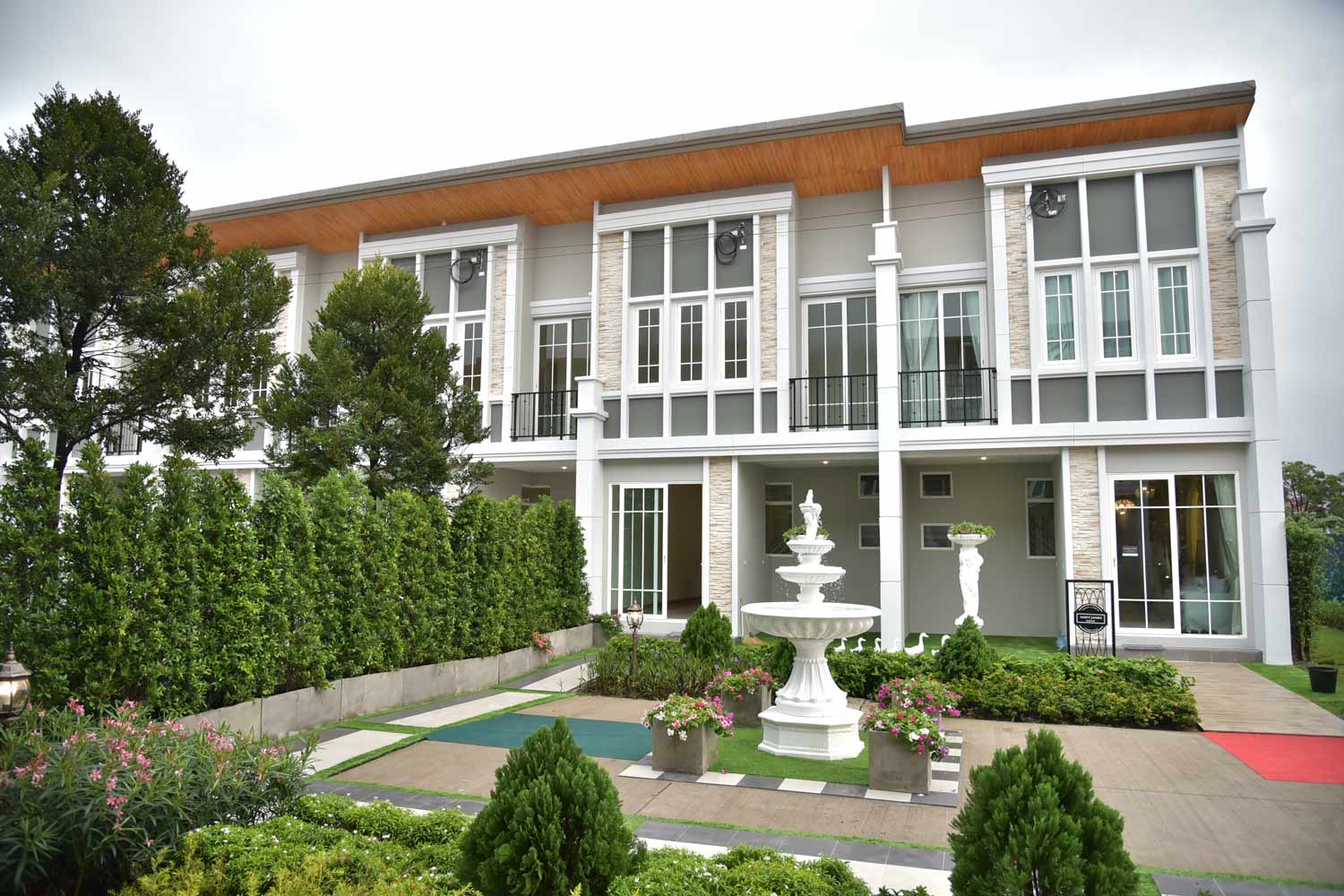 รูปภาพ โกลเด้น ทาวน์ พหลโยธิน - สะพานใหม่ (Golden Town Phahonyothin - Sapanmai)