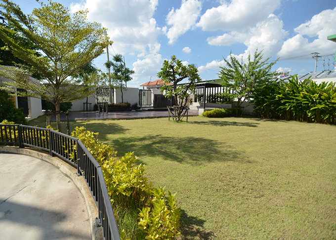 รูปภาพ รัชชา นครอินทร์ (Ratcha Nakornin)