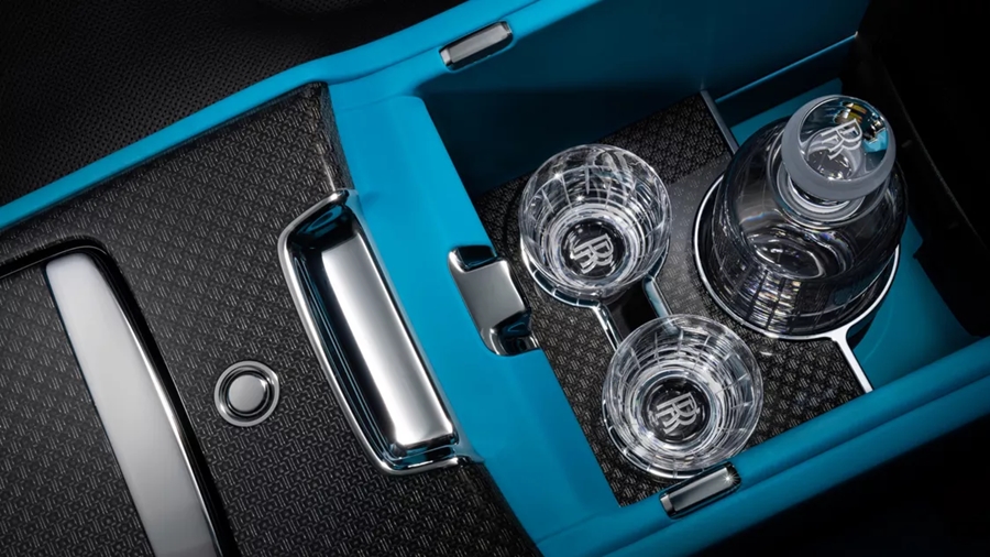 รูปภาพ โรลส์-รอยซ์ Rolls-Royce Ghost Black Badge ปี 2022