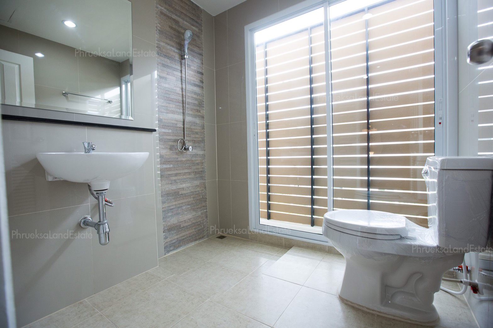 รูปภาพ ดิ โอโซน อัสสัมชัญ - ศรีราชา (The Ozone Tigerzoo - Sriracha)