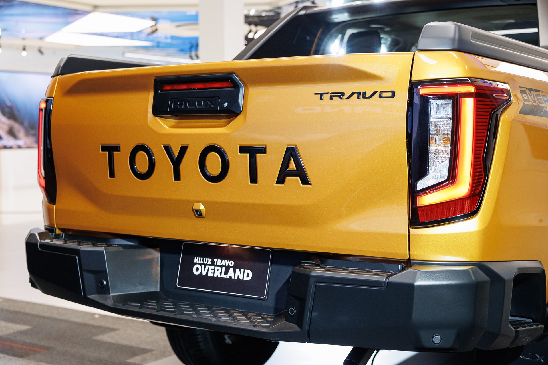 รูปภาพ โตโยต้า Toyota Hilux Travo Double Cab 4TREX 2.8 Overland AT ปี 2025