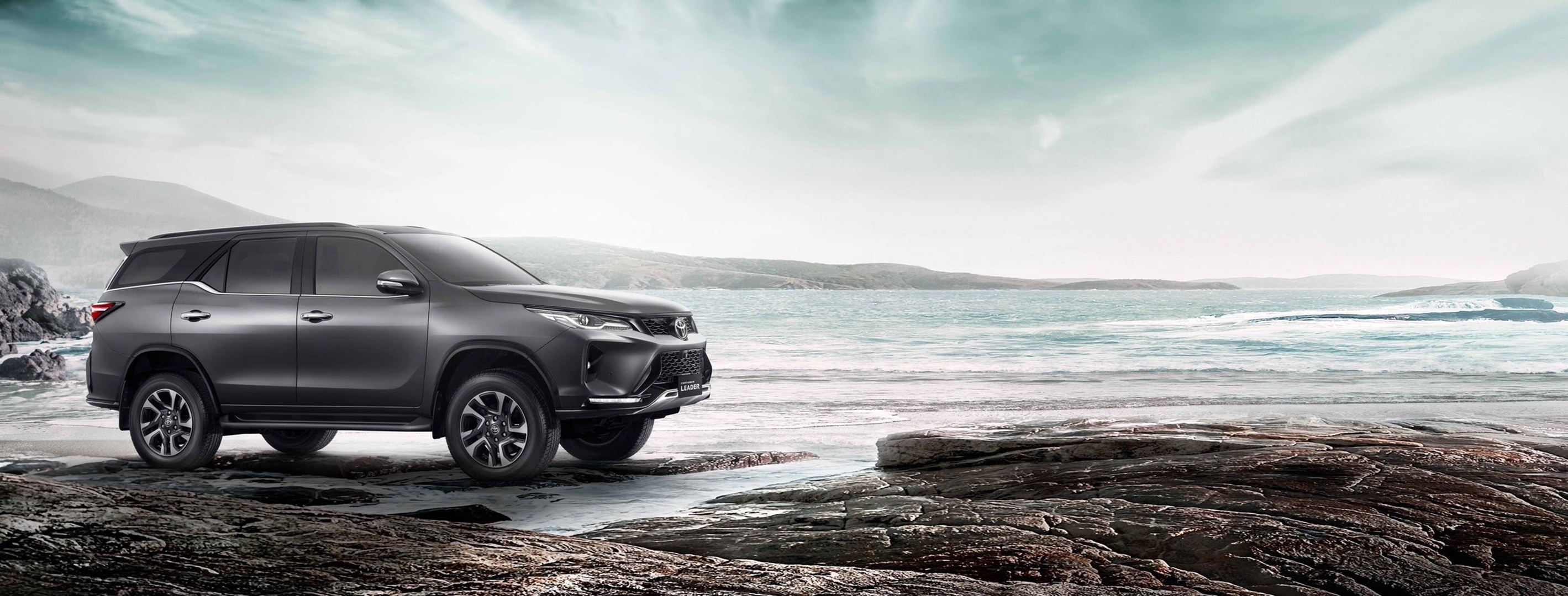 รูปภาพ โตโยต้า Toyota Fortuner 2.4 Leader V AT ปี 2023