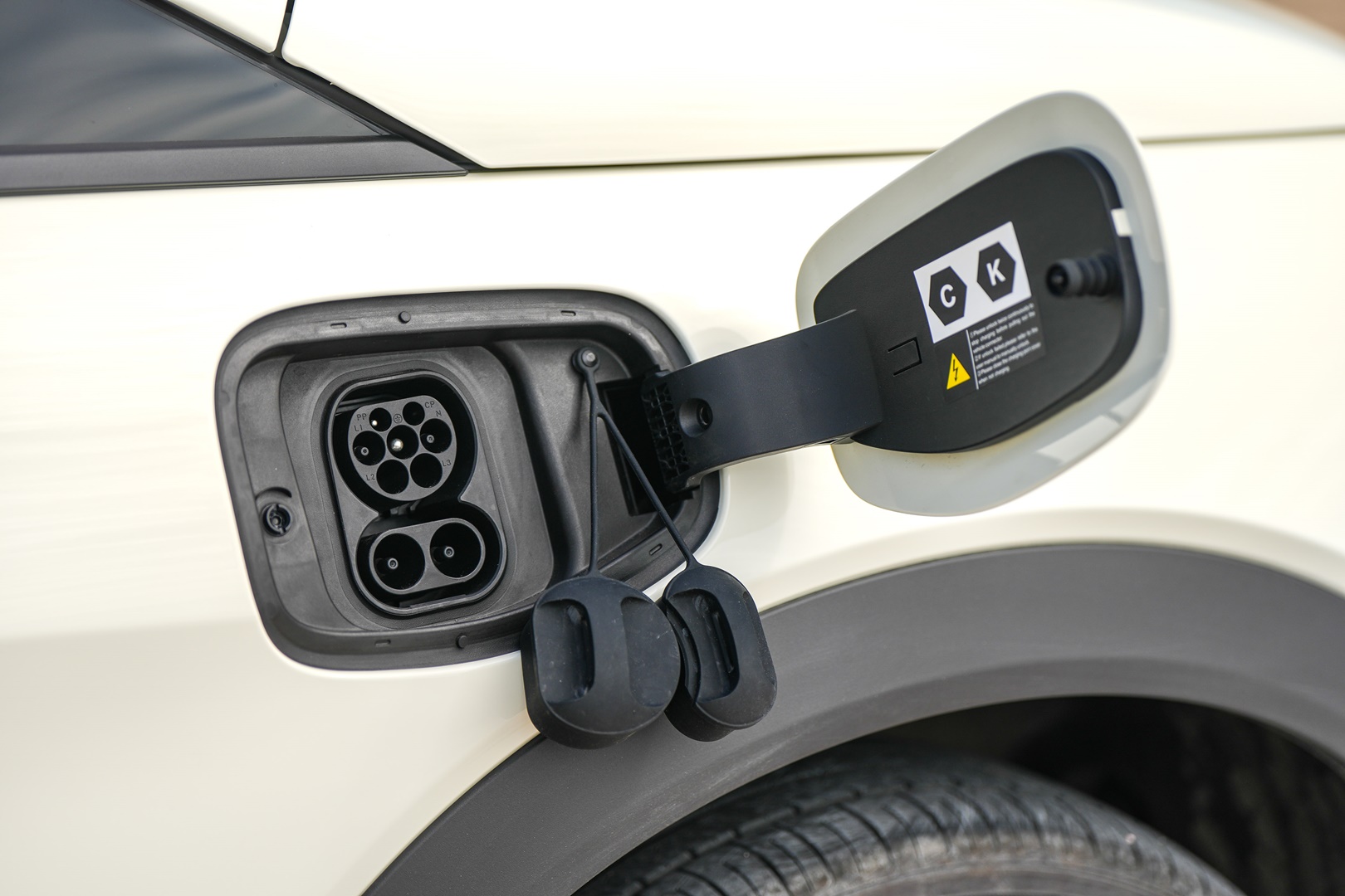 รูปภาพ บีวายดี BYD Dolphin Standard Range ปี 2023