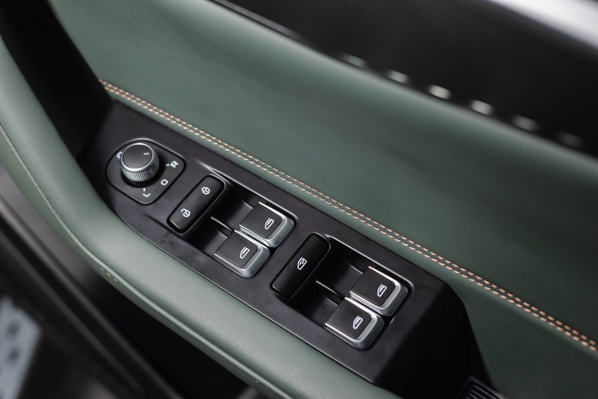 รูปภาพ ริดดารา Riddara RD6 4WD 86 kWh Sunroof ปี 2025