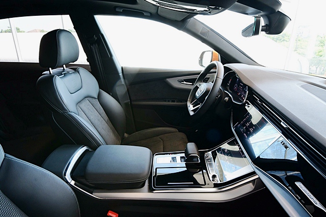 รูปภาพ อาวดี้ Audi Q8 55 TFSI quattro S Line ปี 2018