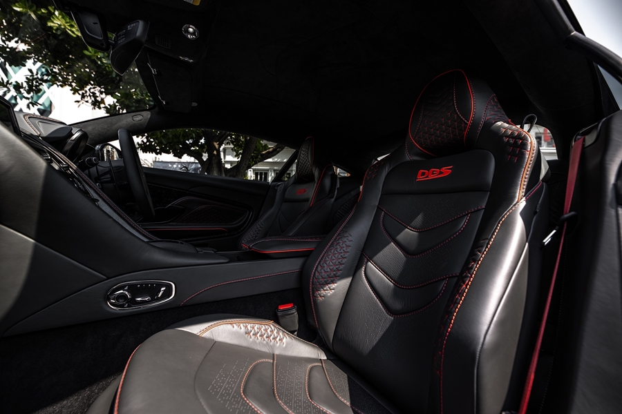 รูปภาพ แอสตัน มาร์ติน Aston Martin DBS Superleggera Coupe ปี 2021