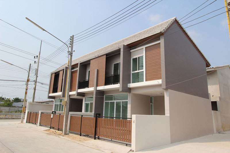 รูปภาพ ไอคอน ทาวน์ อ่างศิลา (Icon Town Ang Sila)