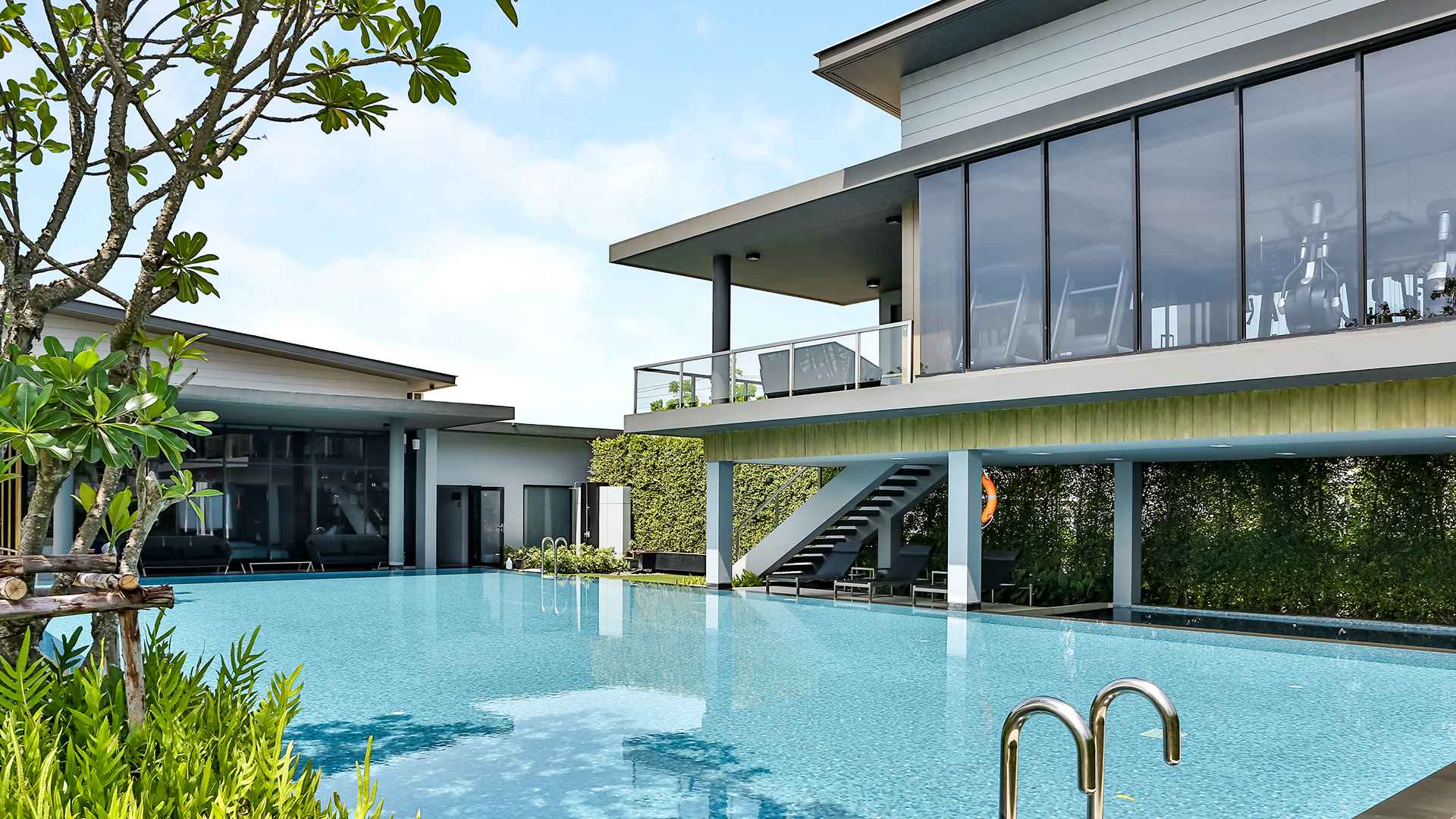 รูปภาพ มัณฑนา มอเตอร์เวย์ - ร่มเกล้า (Mantana Motorway - Romklao)