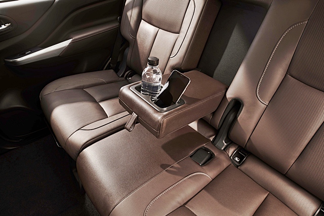 รูปภาพ นิสสัน Nissan Terra 2.3 V 2WD 7AT ปี 2021