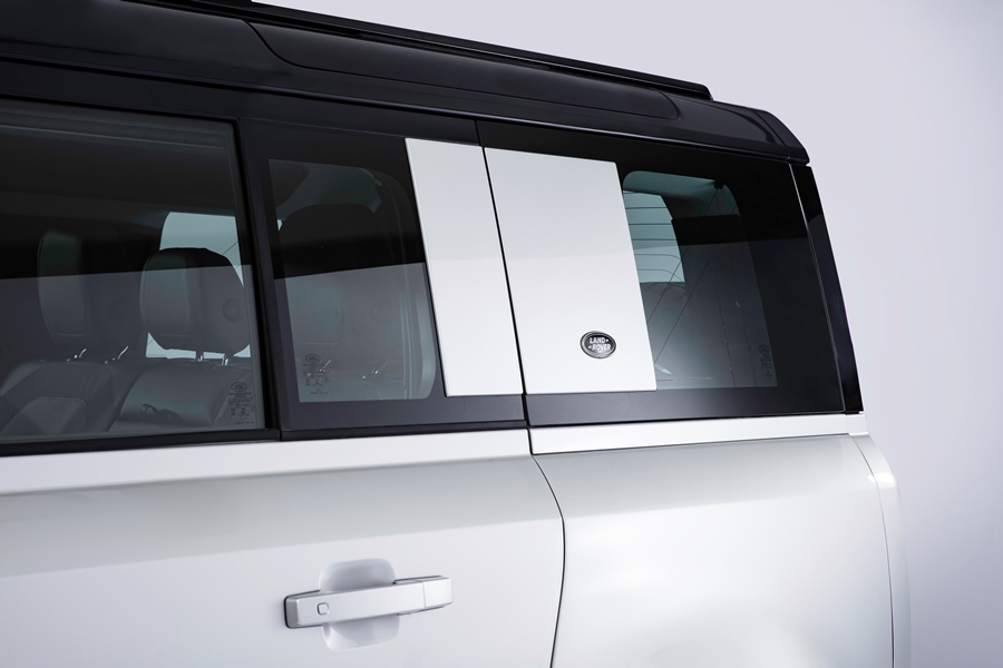 รูปภาพ แลนด์โรเวอร์ Land Rover Defender 110 Petrol 2.0 SE Ingenium ปี 2020