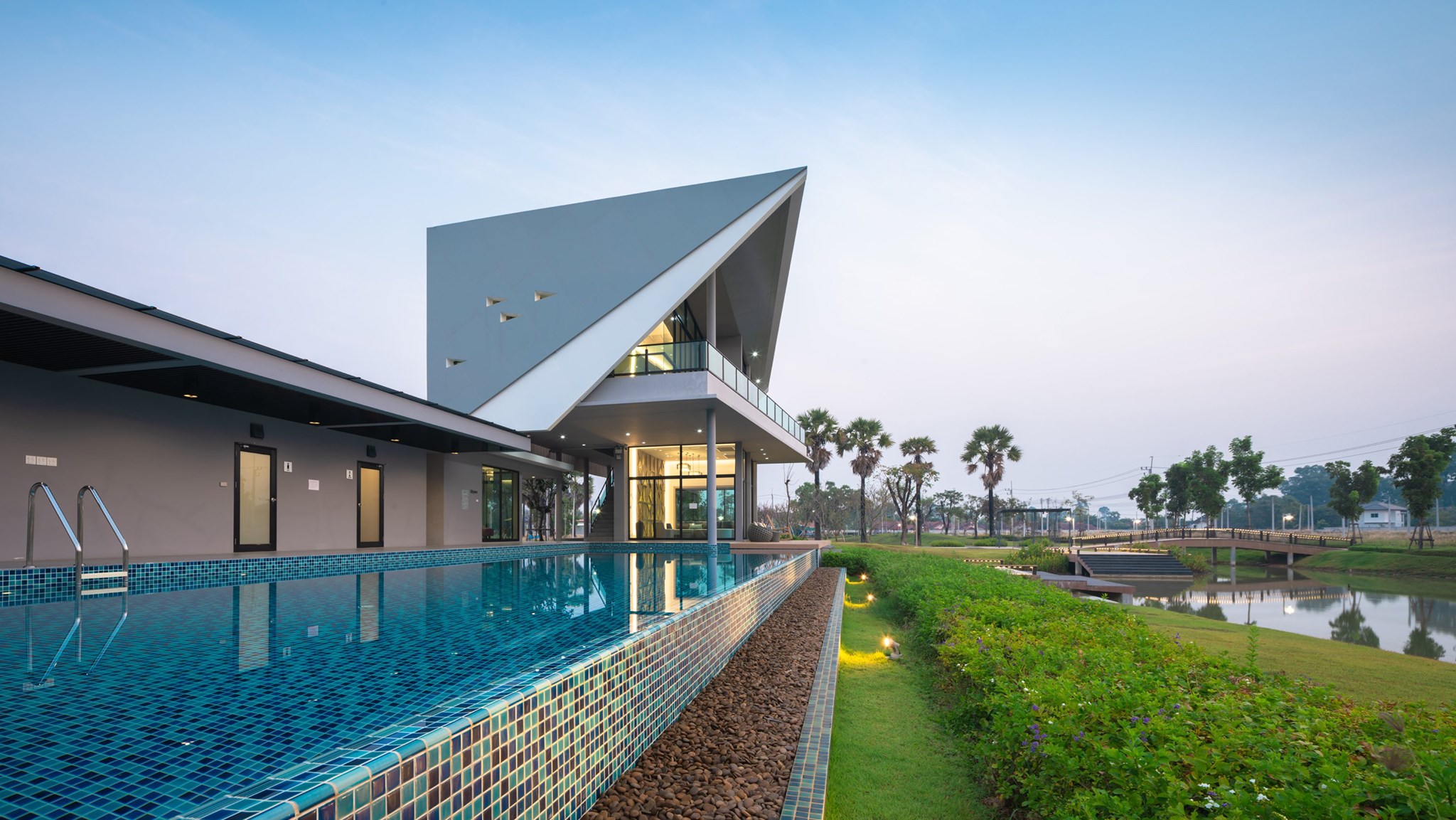 รูปภาพ สาริน วิสต้า สวนวนารมย์ (Sarin Vista Suan Vanarom)