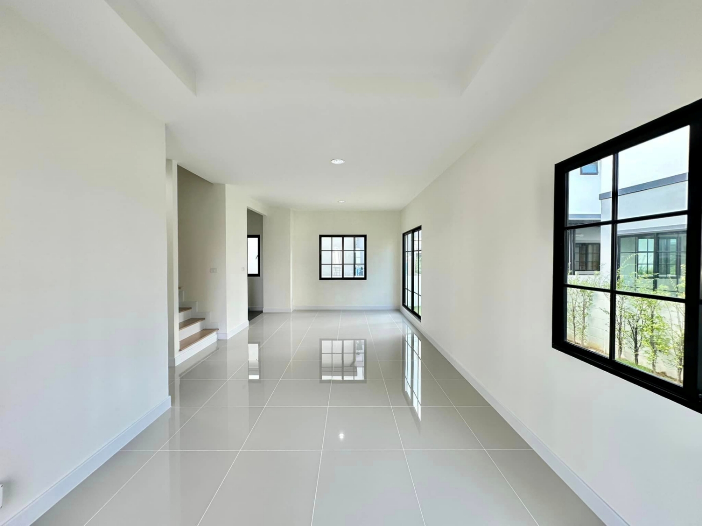 รูปภาพ ทรอฟี บ้านโพธิ์ (Trofy Baan Pho)