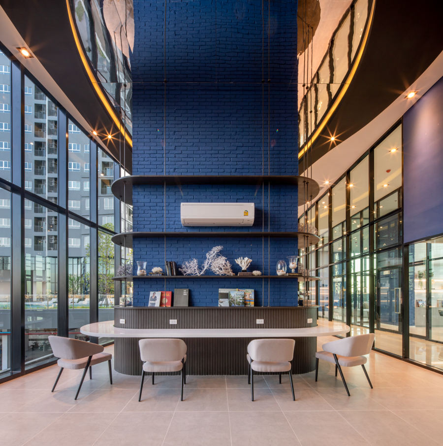 รูปภาพ เอลลิโอ สาทร-วุฒากาศ (Elio Sathorn-Wutthakat)