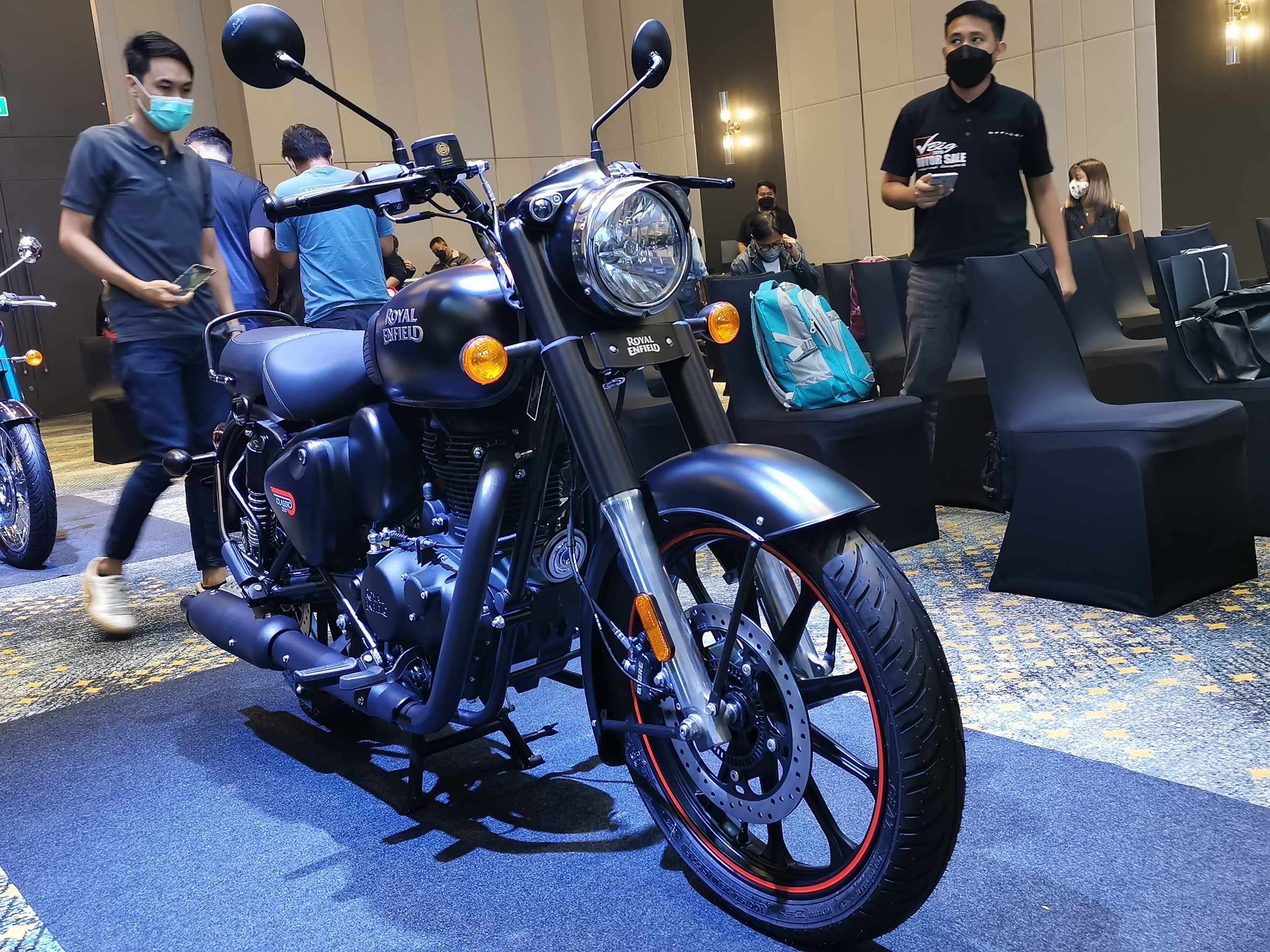 รูปภาพ โรยัล เอ็นฟีลด์ Royal Enfield Classic 350 DARK ปี 2022