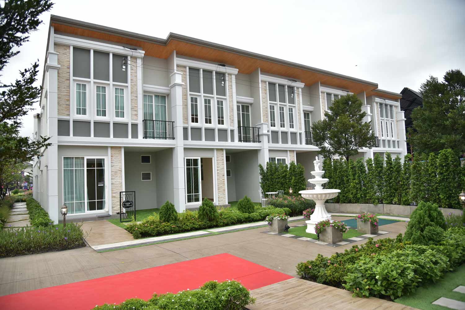 รูปภาพ โกลเด้น ทาวน์ พหลโยธิน - สะพานใหม่ (Golden Town Phahonyothin - Sapanmai)