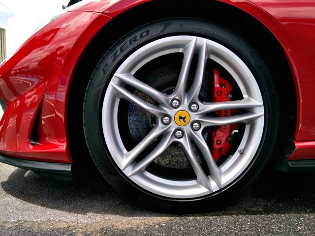 รูปภาพ เฟอร์รารี่ Ferrari 812 Superfast V12 ปี 2017