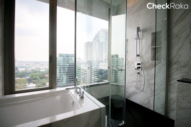 รูปภาพ ศาลาแดง วัน (Saladaeng One)