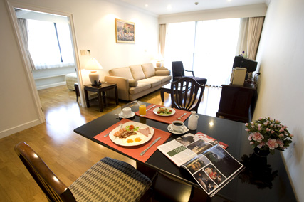 รูปภาพ ริเวอไรน์ เพลส คอนโดมิเนียม (Riverine Place)