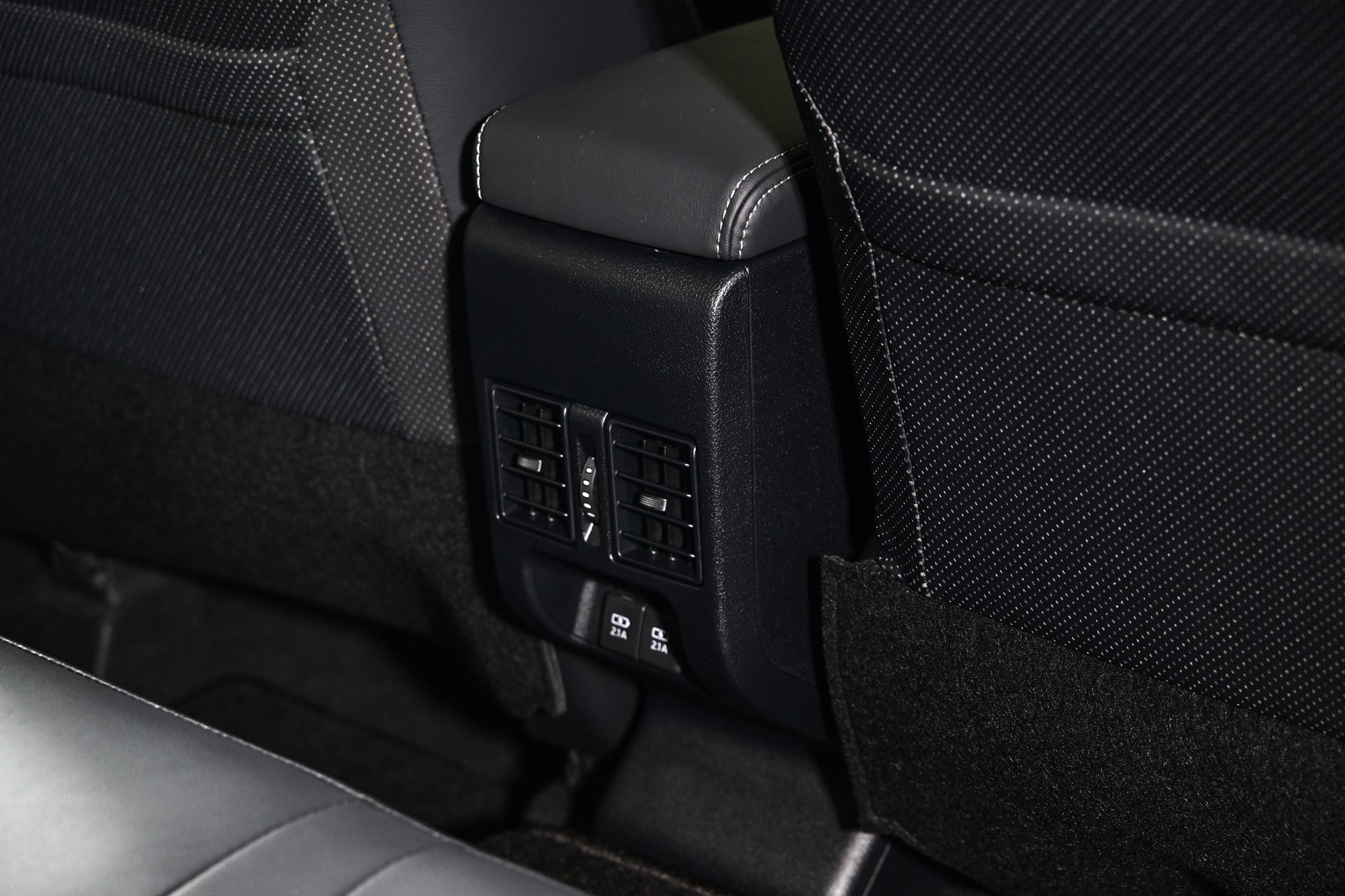 รูปภาพ โตโยต้า Toyota Yaris ATIV HEV Premium ปี 2025