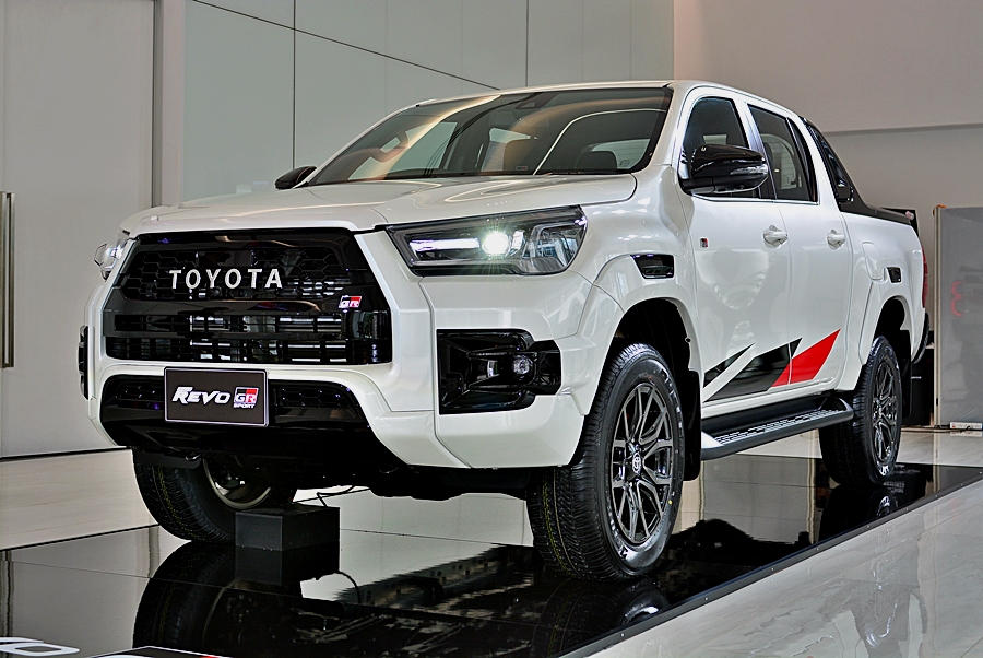 รูปภาพ โตโยต้า Toyota Revo GR Sport 2.8 AT Hi-Floor 4X4 ปี 2022