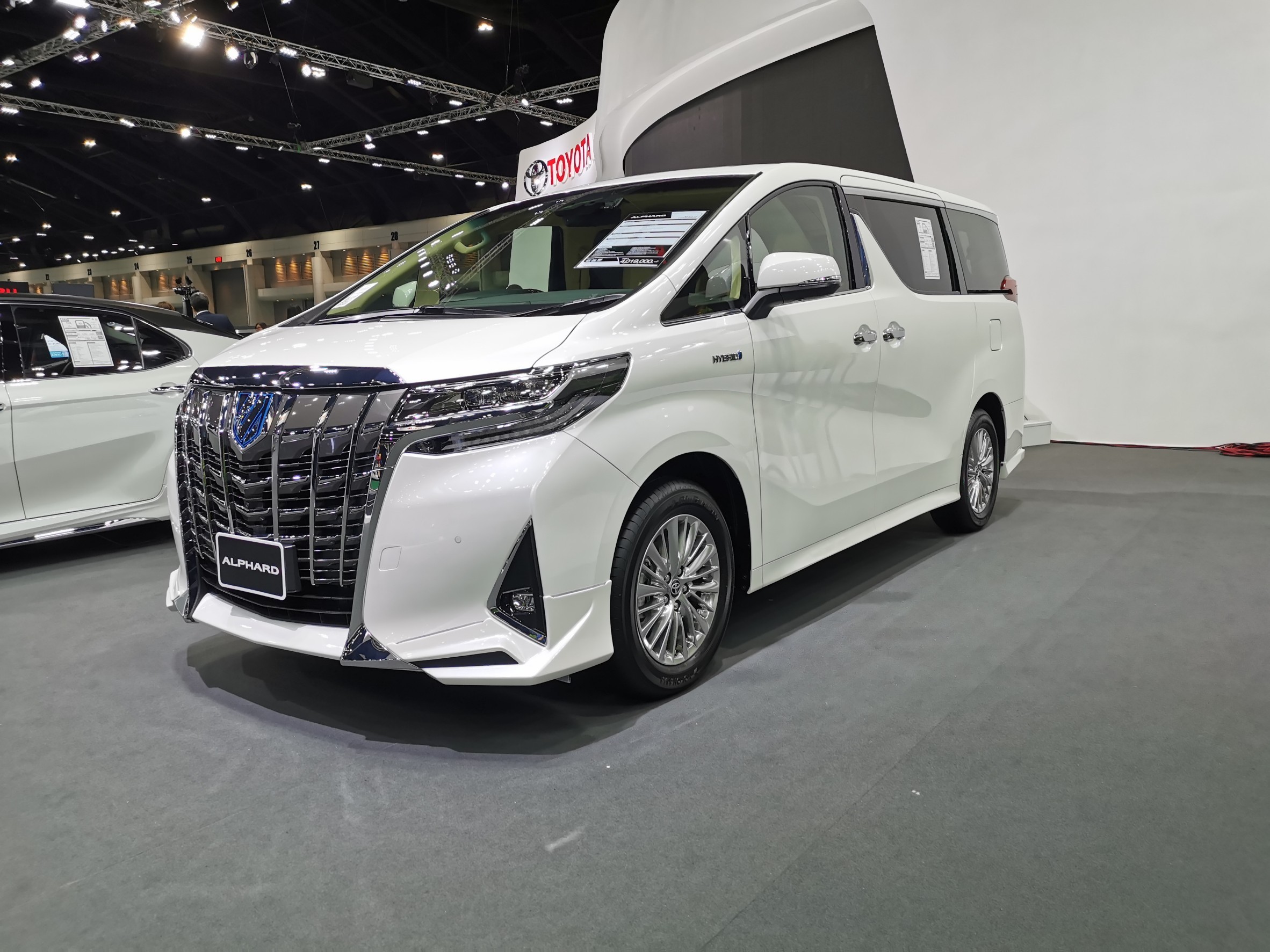 รูปภาพ โตโยต้า Toyota Alphard 2.5 Hybrid MY2020 ปี 2020