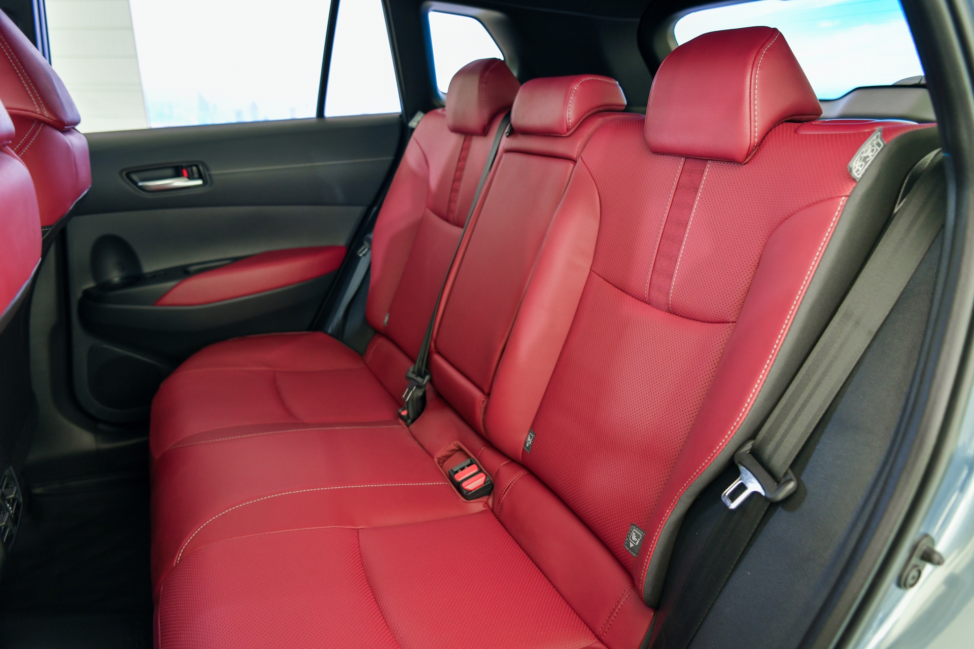 รูปภาพ โตโยต้า Toyota Corolla Cross HEV Premium ปี 2026