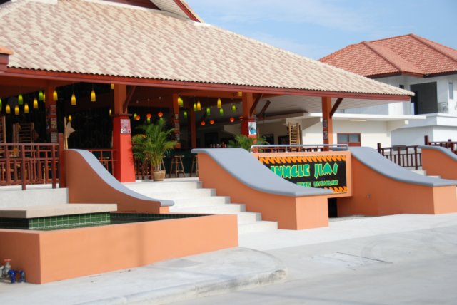 รูปภาพ เมาน์เท่นวิว อินเตอร์เนชั่นแนล บางแสน (Mountainview International Bangsan)