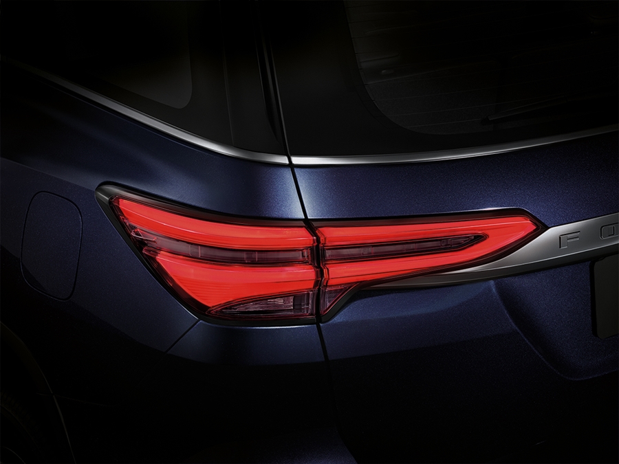 รูปภาพ โตโยต้า Toyota Fortuner 2.4V AT MY2021 ปี 2021