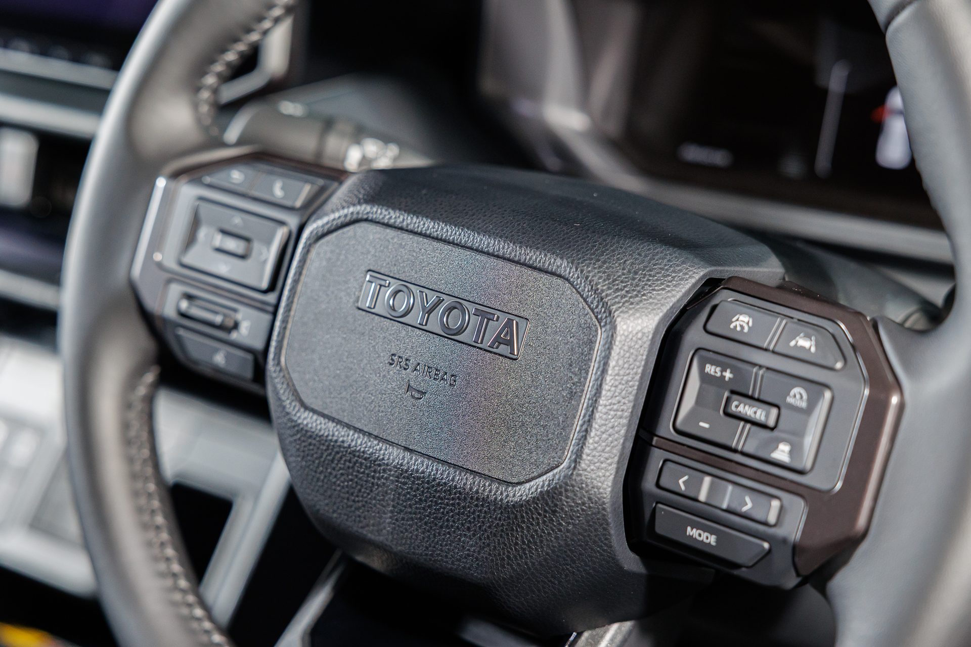 รูปภาพ โตโยต้า Toyota Hilux Travo Double Cab Prerunner 2.8 Overland AT ปี 2025