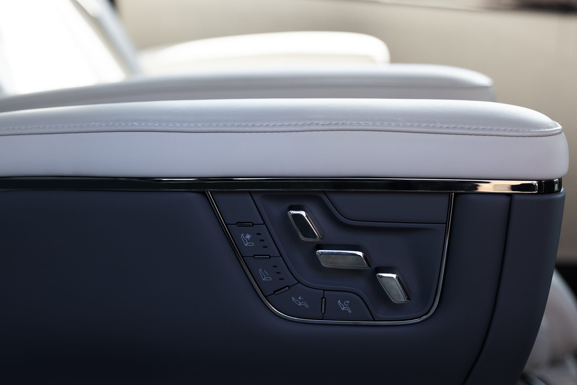 รูปภาพ ซีเคอร์ Zeekr 009 Standard 2WD ปี 2025