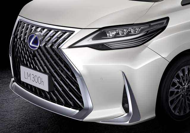 รูปภาพ เลกซัส Lexus LM 300h 7 ที่นั่ง ปี 2020