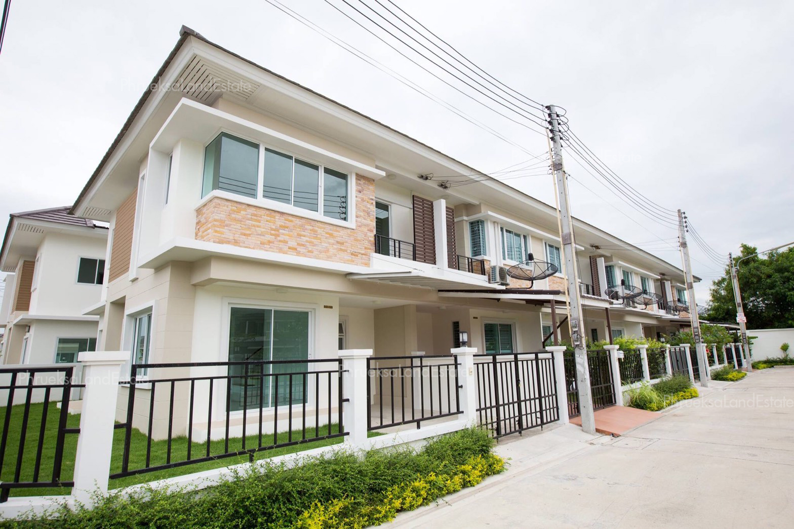 รูปภาพ ดิ โอโซน อัสสัมชัญ - ศรีราชา (The Ozone Tigerzoo - Sriracha)